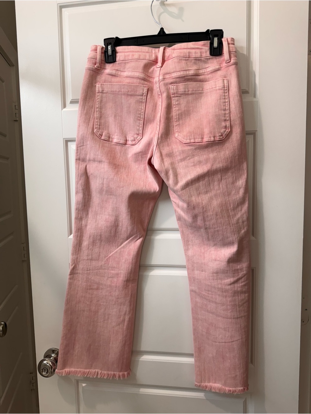 High-Rise Pink Cropped Button-Fly Jeans - Picture 4 of 6